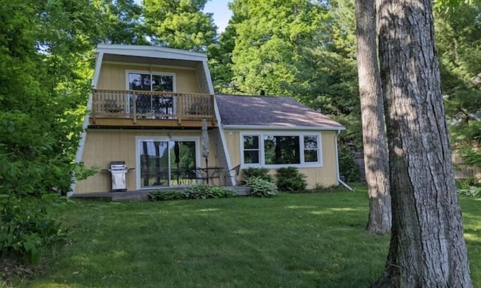 Cedar House | Sugarloaf Golf Course View in the Heart of Leelanau County