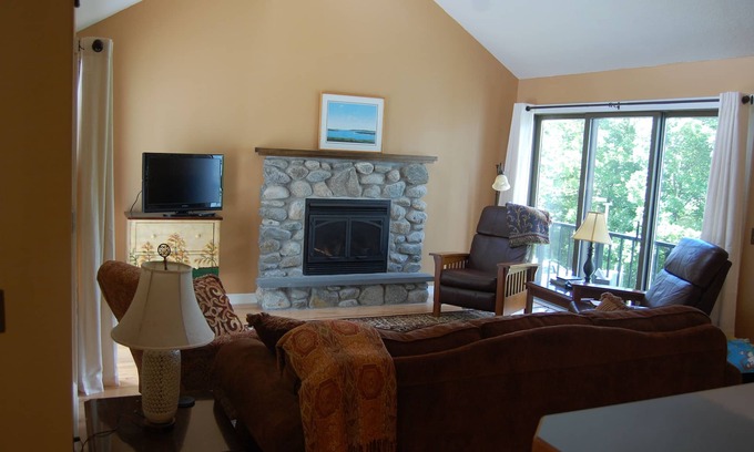 Carrabassett Valley Condo | Sugarloaf Mountainside Ski In/Ski Out, 3 Bedroom, 3 Bath Condominium