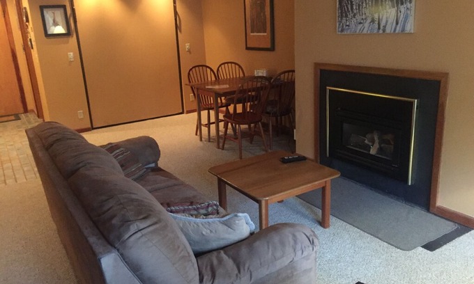 Carrabassett Valley Apartment | Sugarloaf Ski In Ski Out Sugartree Studio
