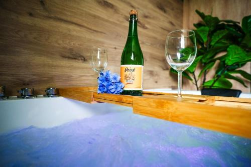 Plouay Apartment | Suite Bretagne - Billard, Spa, Ciné- Proche Lorient