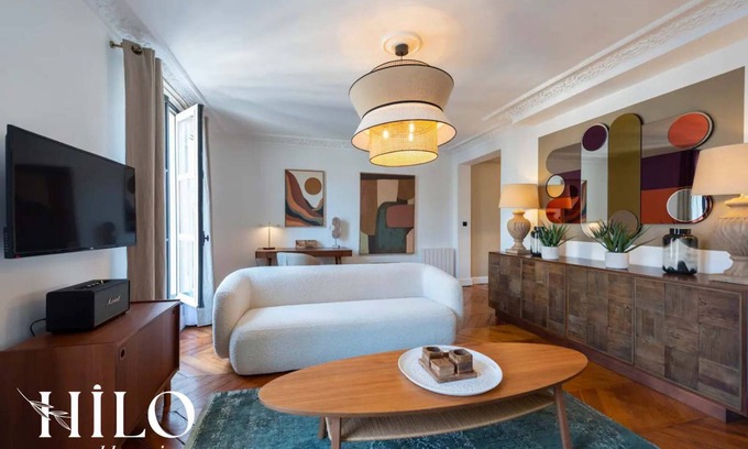2nd Arrondissement Apartment | Suite Stendhal by HILO Collection