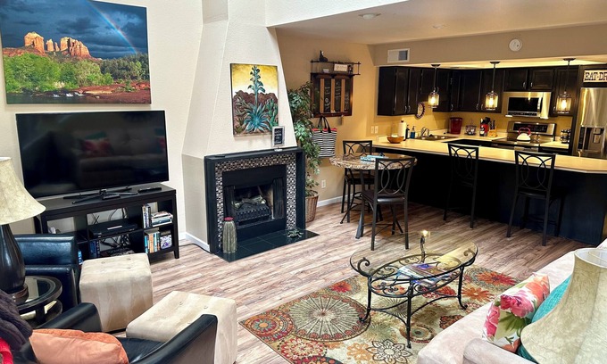Uptown Sedona House | Suite Uptown Sedona - The Sweet Spot to be! Walk to Shopping and Dining.
