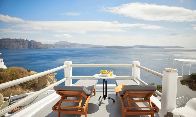 Oia Hotel | Suite with Caldera View