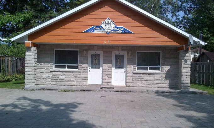 Wasaga Beach Cottage | Suites of Wasaga - Beach Area 1