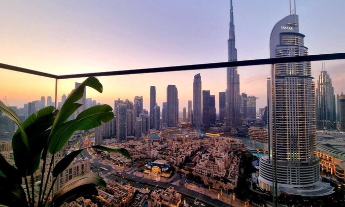 Downtown Dubai Apartment | Suitestay - Bright Panoramic Two-Bedroom with Burj and Fountain View