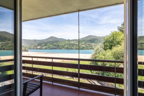 Sukarrieta Apartment | Sukarrieta apartment by People Rentals