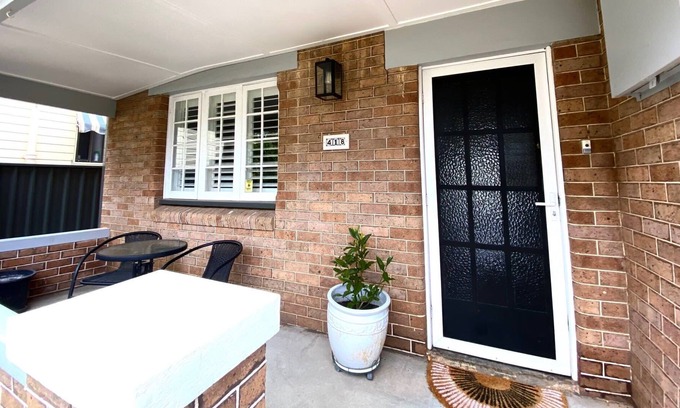 Orange East House | Summer Bungalow - Close to town