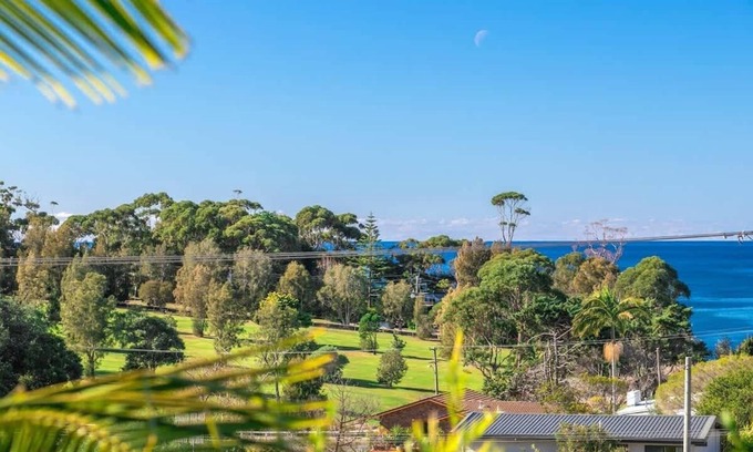 Mollymook House | Summer Days Summary: