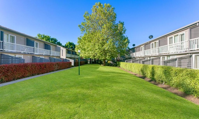 Orange Apartment | Summer East Apartments