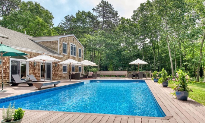 Wainscott Woods House | Summer fun at our private Wainscott retreat… 5 min to beach!