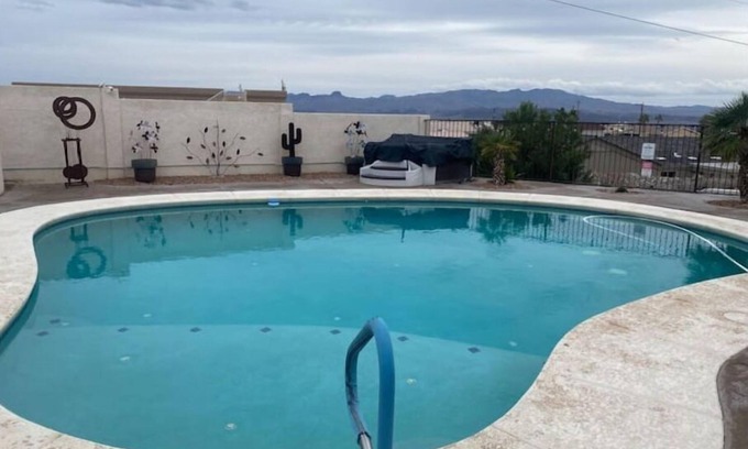 Lake Havasu City House | SUMMER FUN at this LakeVIEW, pool/spa home. Pets welcome!