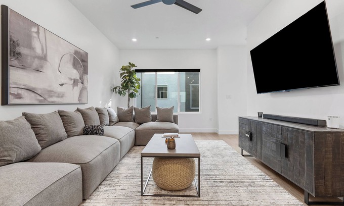Capitol Hill House | Summer Getaway: Hot tub & Cold Plunge, Gear-dryer