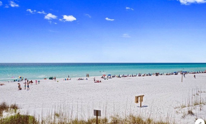 Miramar Beach House | Summer Haven *1 min walk to private beachn