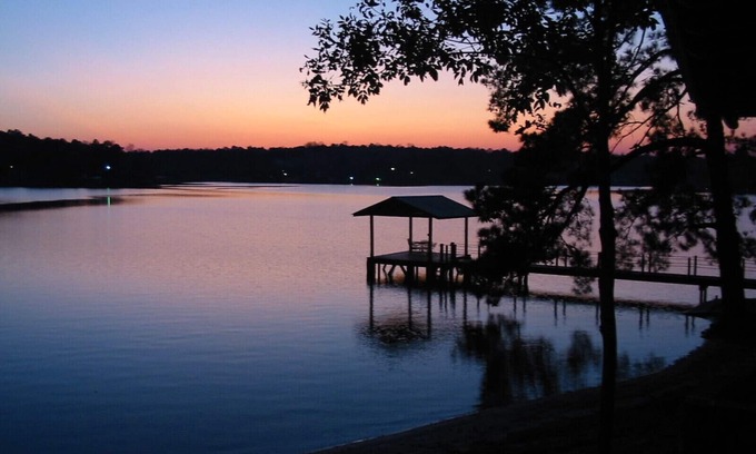 Eclectic House | Summer Haven at Lake Martin 3 Bedroom.3 Full Baths.Beach