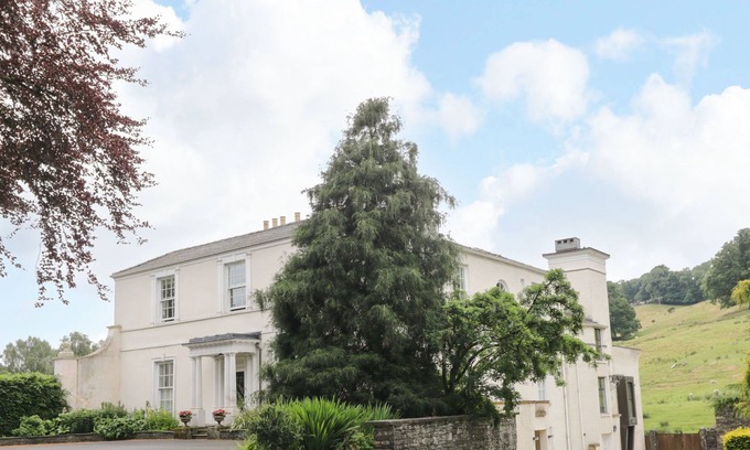 Penny Bridge Apartment | SUMMER HILL 1, romantic, luxury holiday cottage in Spark Bridge