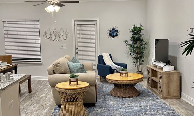 South Pensacola House | Summer Luxury Downtown Beach-House l Pool