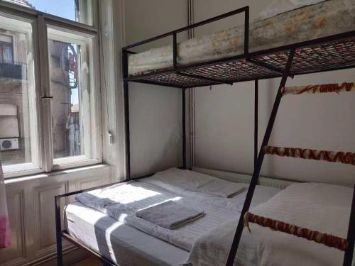 Pusztavacs Apartment | Summer room-1 bedroom privite use Center apartment