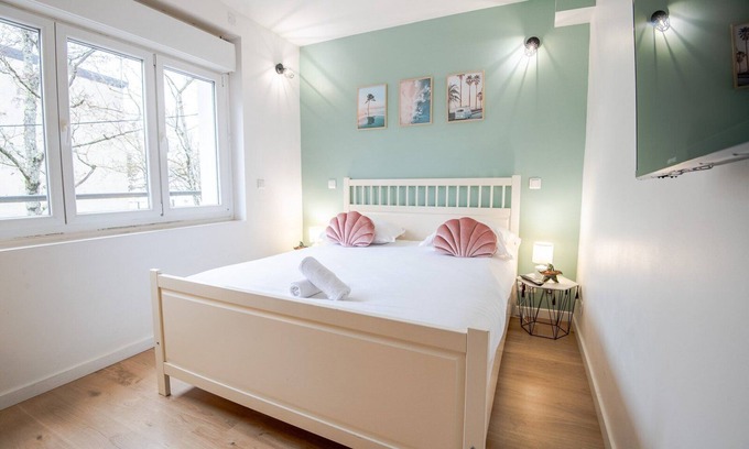 Tours Apartment | Summer - Room with private bathroom