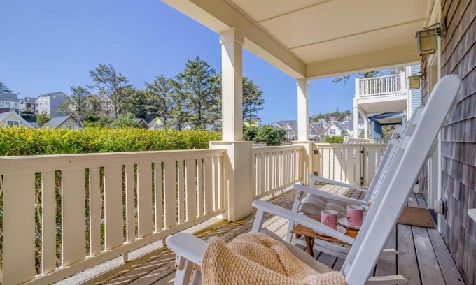Nelscott House | Summer Salt Cottage