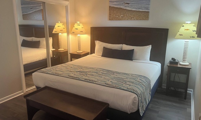 Wrightsville Beach Condo | Summer Sands Latitude Adjustment Room 304