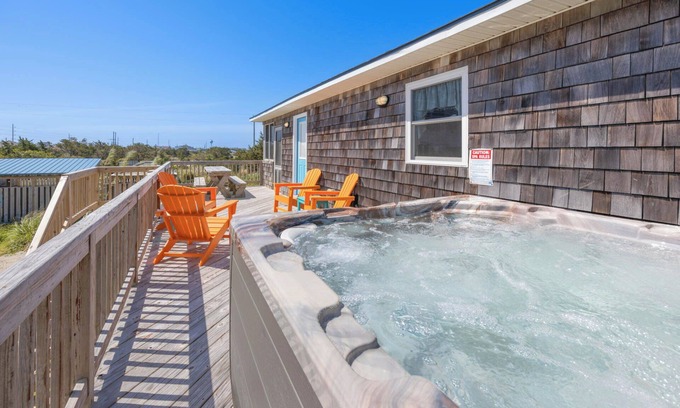 Rodanthe House | SUMMER SAVINGS- Soundside Dog Friendly Home w Hot Tub, Screened Porch, Smart TVs