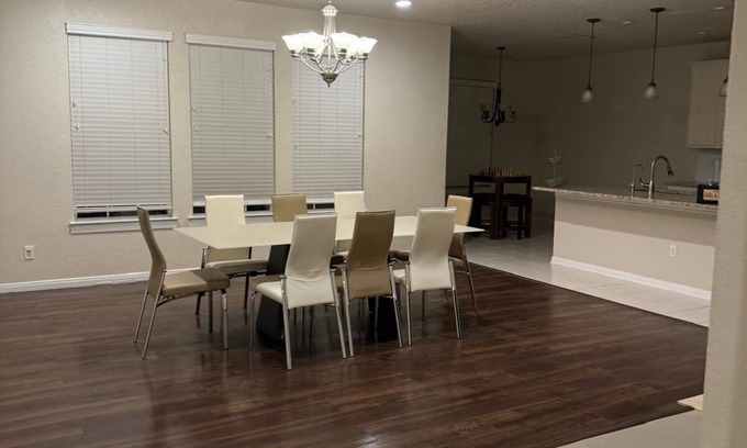 Wetmore House | SUMMER Specials perfect for a big family