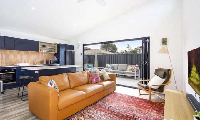 Ettalong Beach Apartment | SUMMER VIBES CABIN ETTALONG BEACH