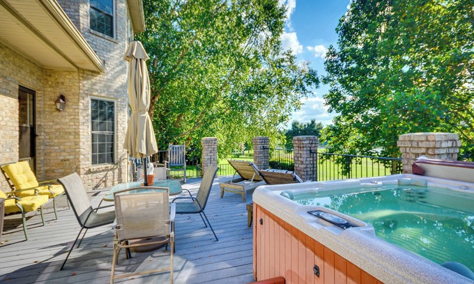 Summerfield House | Summerfield Vacation Rental w/ Private Hot Tub!