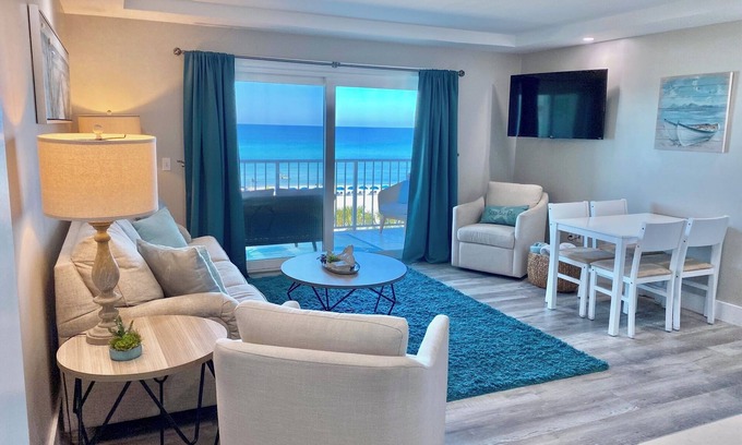 Panama City Beach Hotel | Summit 1BR-Sleeps 5-Includes Beach Service Chairs for Spring - Fall 2025!