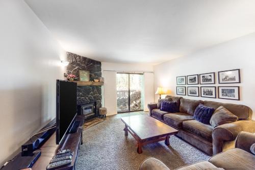 Mammoth Lakes Apartment | Summit 208