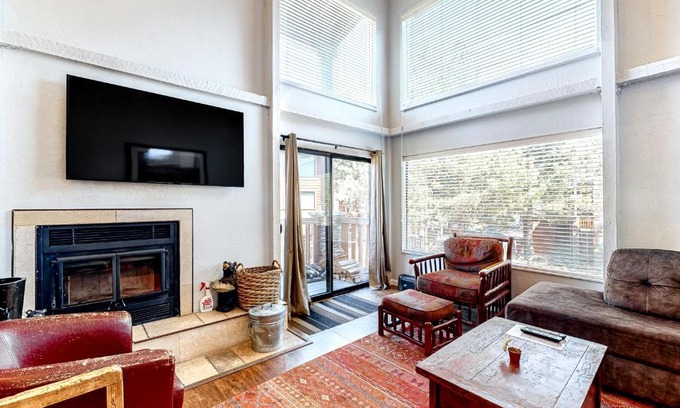 Mammoth Lakes Apartment | Summit 80