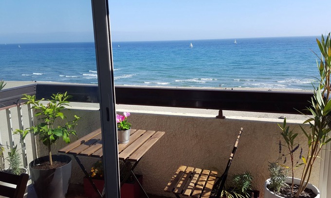 Mediterranee Apartment | Sun and sea view in the bellevue in canet air conditioning + parking space