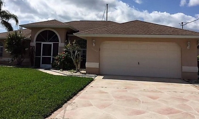 Port Charlotte House | Sun Breezes Villa, 3 bed, 2 bath, sleeps 6, w/heated pool.