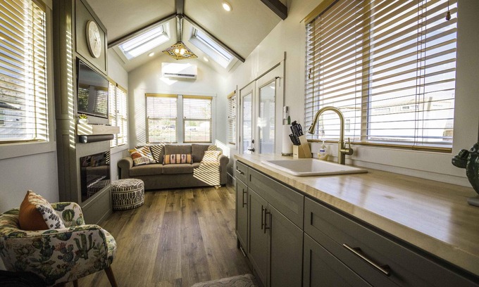 Apple Valley Apartment | Sun Catcher Summary: