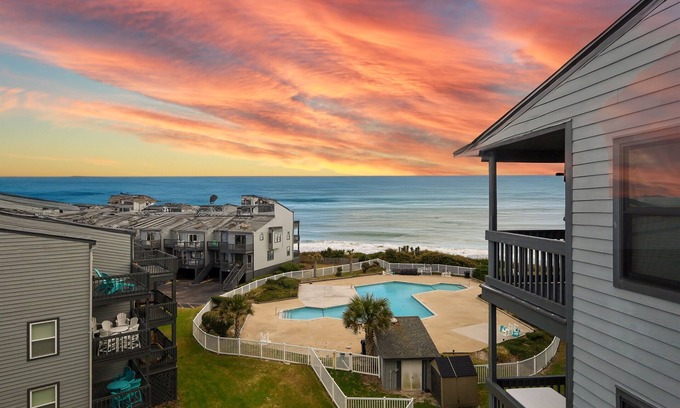 Sneads Ferry Condo | "Sun Catcher" -Oceanfront Views | Balcony
