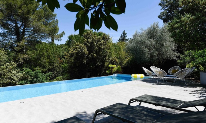 Aubais Villa | Sun, relaxation, heated pool, air conditioning in a garrigue setting