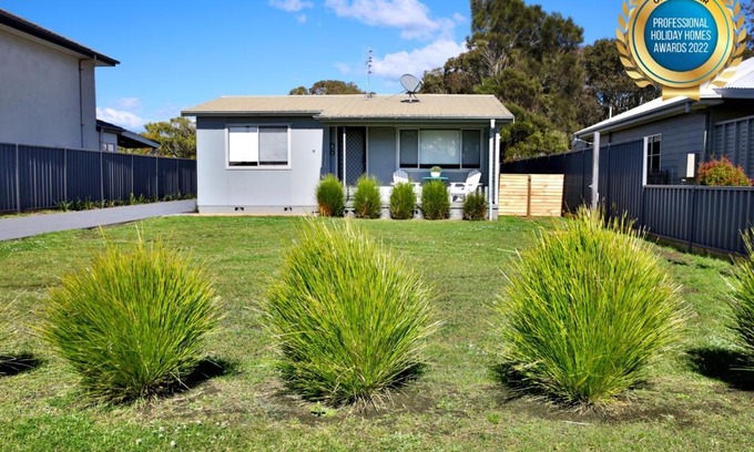 Culburra Beach House | Sun Shack at Culburra I Pet Friendly I 3 Min Walk to Beach