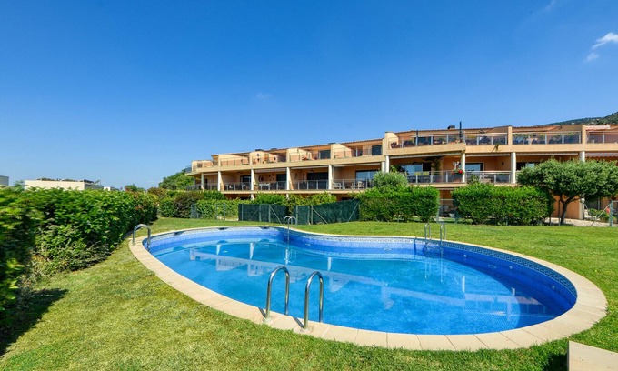 El Mas Isaac Apartment | SUN VILLAGE P4
