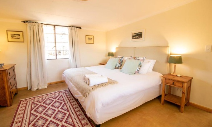 Graaff-Reinet House | Sunbird Cottage