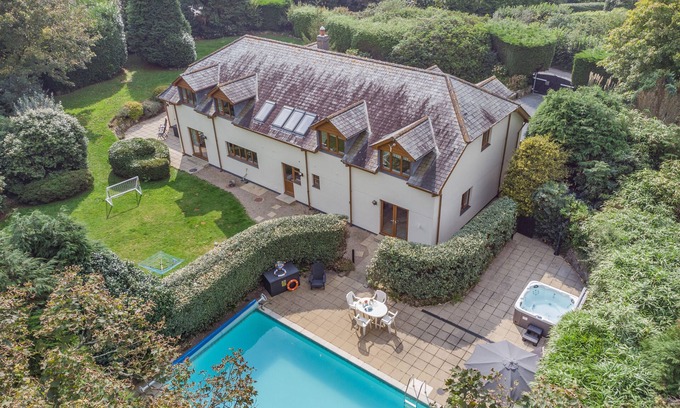 Tresowes House | Sundance - Seven Bedroom House, Sleeps 14