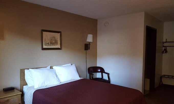 Eureka Hotel | Sundown Lodge