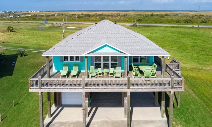 Port Bolivar House | Sunkissed Castle - Beautiful 4 bedroom home 1000 ft from the beach!