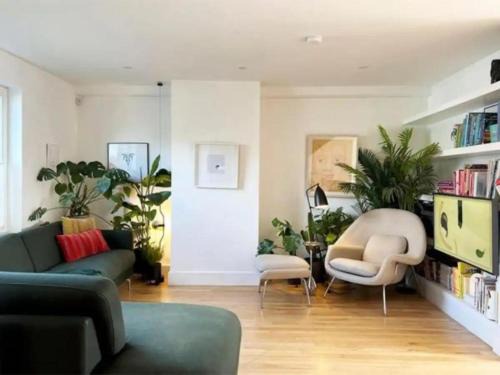 Rathmines Apartment | Sunlit Designer Haven in Trendy Neighbourhood