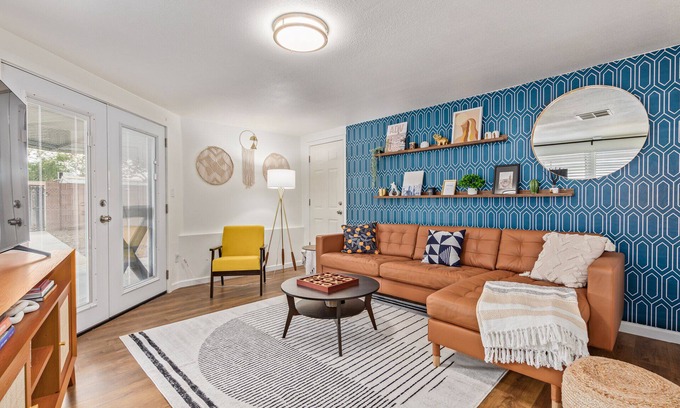Camelback East House | Sunlit Mid-Mod Oasis Phoenix - LONG-TERM ONLY