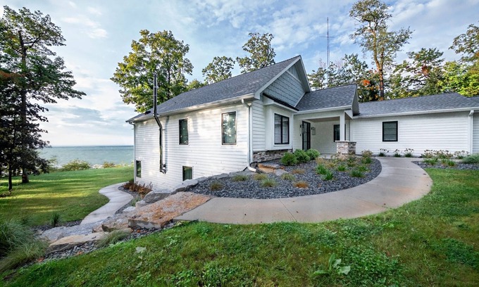 Lake Michigan Beach House | Sunnier Daze : Autumn Colors & Cozy Comfort – Fall on Lake Michigan!