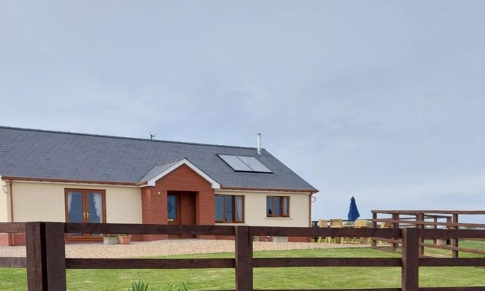 Llangynog House | Sunny Bank