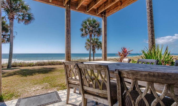 Sunnyside House | Sunny Beach by Book That Condo