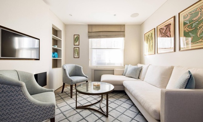 Chelsea House | Sunny in Chelsea - Luxurious 3 Bedroom Chelsea Home