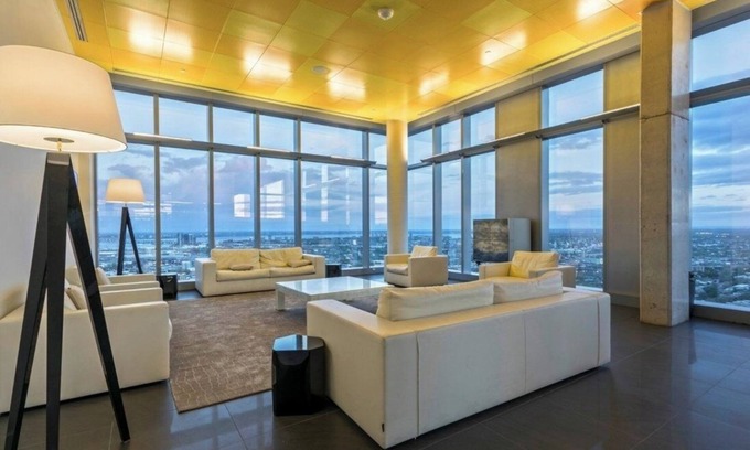Shaughnessy Village Apartment | Sunny, Luxurious condo with a walk-in closet & a breath-taking view.