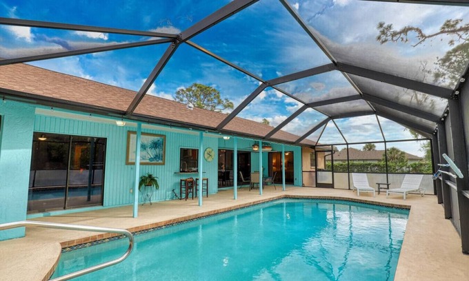 Englewood Apartment | Sunny Pine Glen Retreat